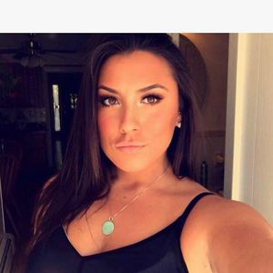 Meet your Posher, Roxy